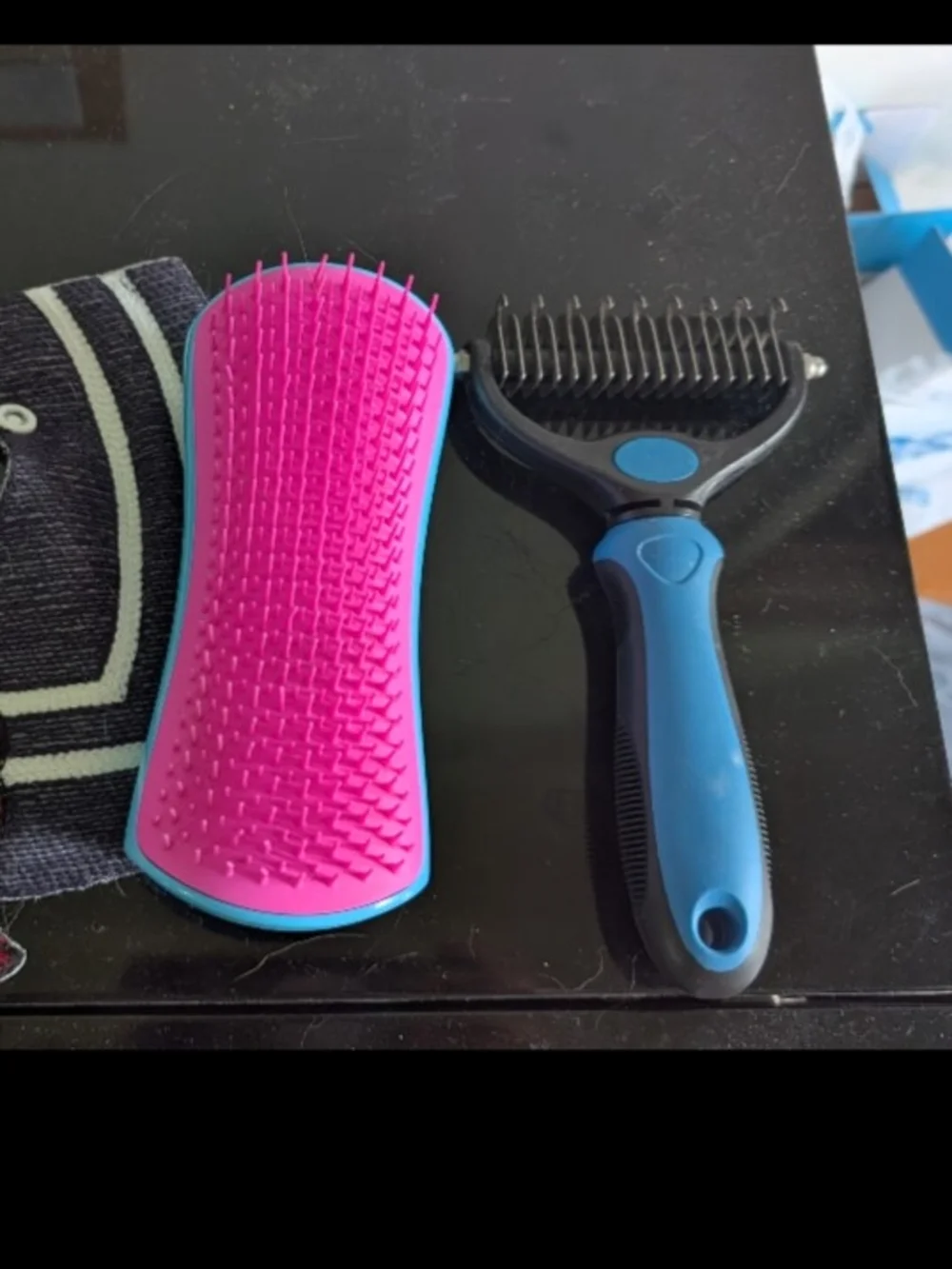 Detangling Pet Brush, Grooming Deshedding Rake, And Small Collar With Bow